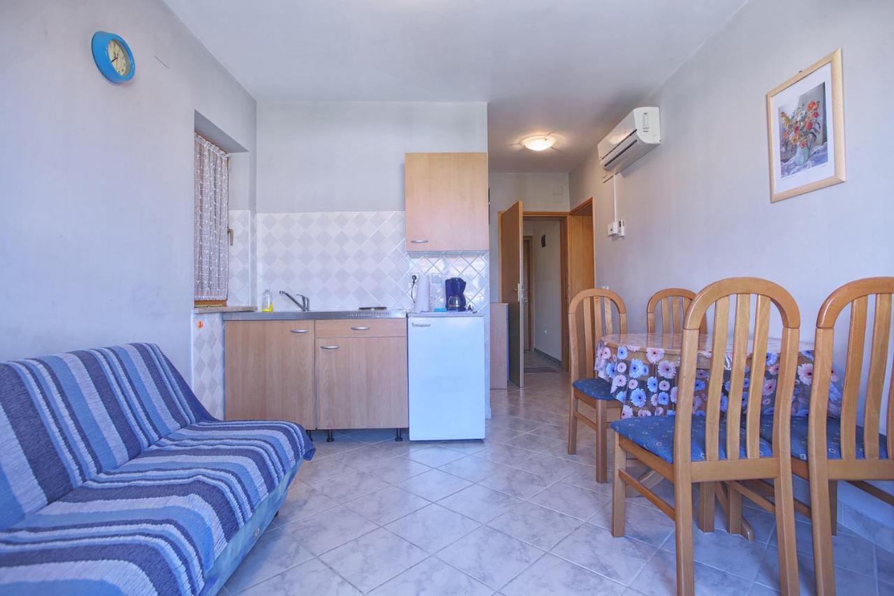 Mladen Apartment Medulin Exterior photo